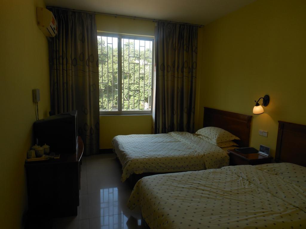 Yangshuo Travellers Land Youth Hostel ภายนอก รูปภาพ