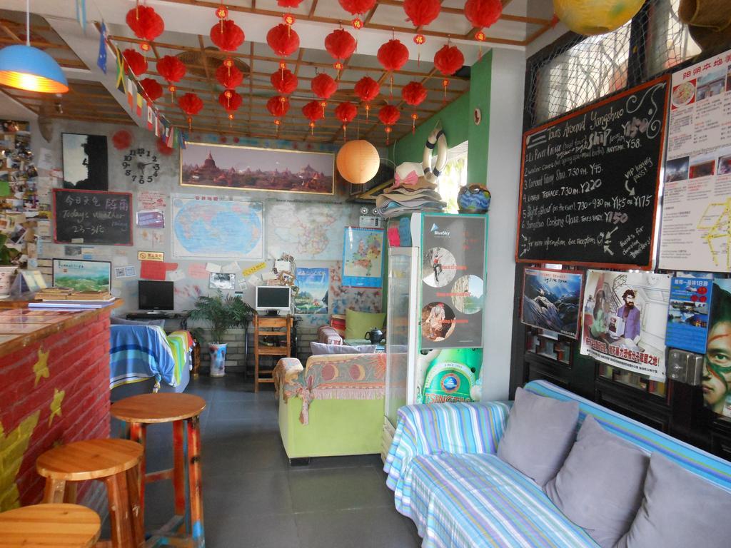 Yangshuo Travellers Land Youth Hostel ภายนอก รูปภาพ