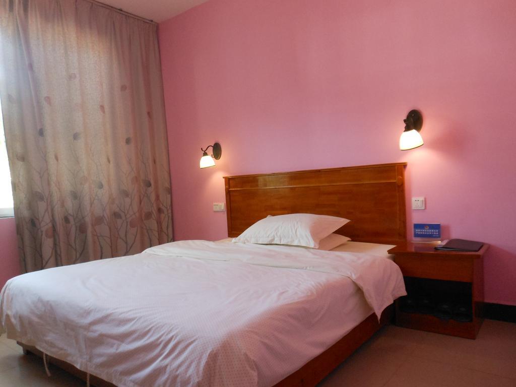 Yangshuo Travellers Land Youth Hostel ภายนอก รูปภาพ