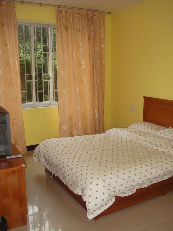 Yangshuo Travellers Land Youth Hostel ภายนอก รูปภาพ