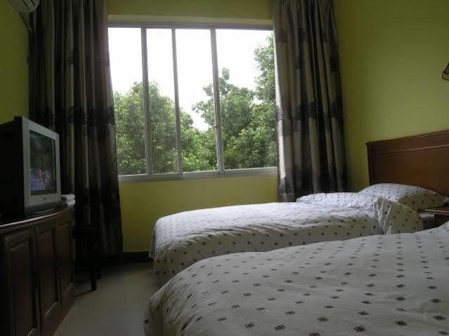Yangshuo Travellers Land Youth Hostel ภายนอก รูปภาพ