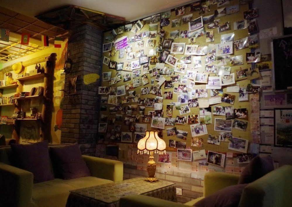 Yangshuo Travellers Land Youth Hostel ภายนอก รูปภาพ