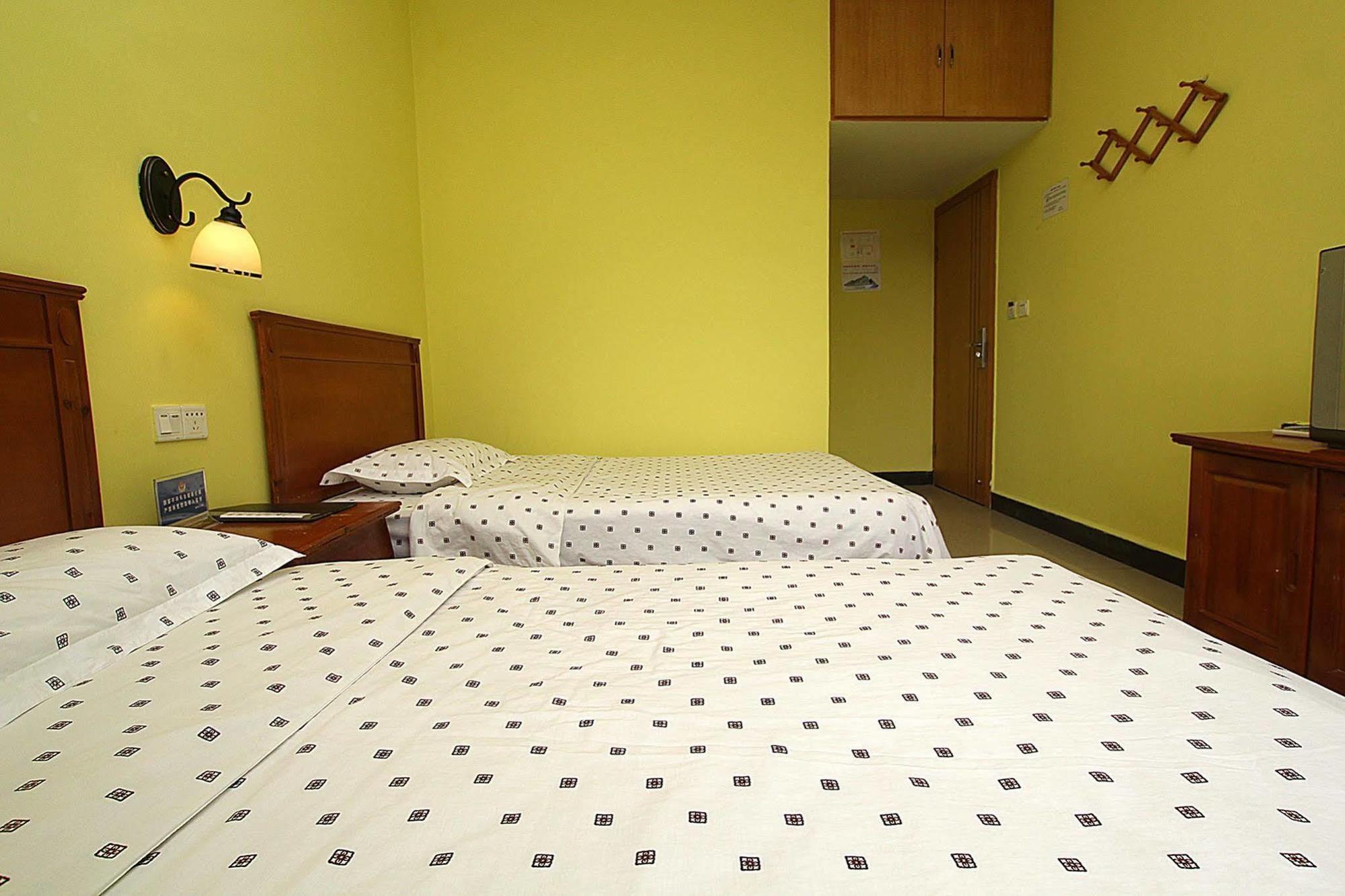 Yangshuo Travellers Land Youth Hostel ภายนอก รูปภาพ
